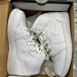 Jordan 1 Mid Triple White (GS) 5Y/Womens 6.5